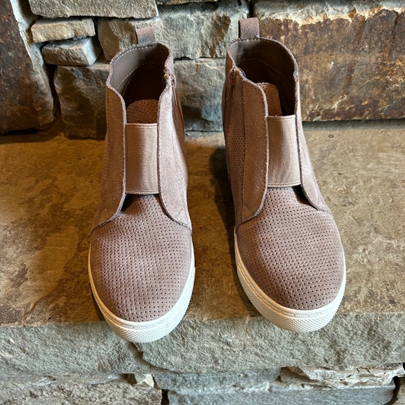 Steve Madden sneaker boots - Picture 3 of 6